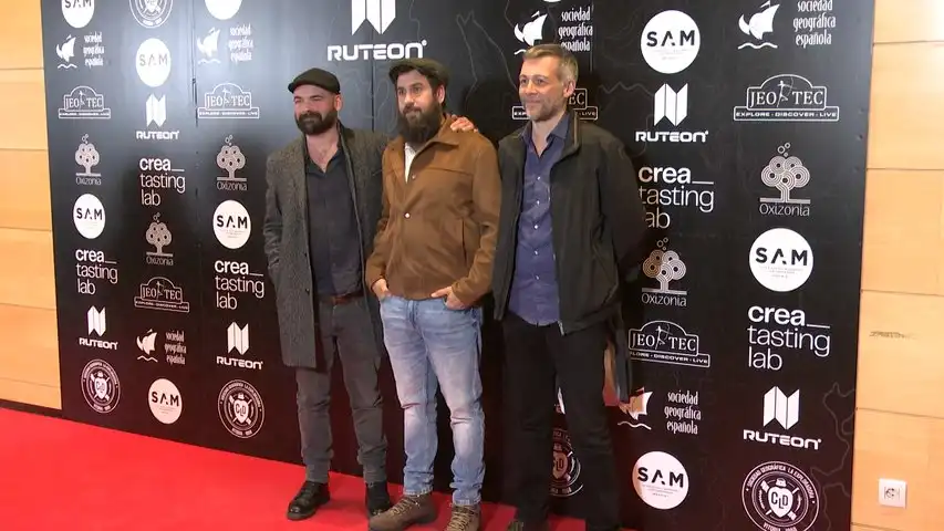 Cineastas Avilesinos: Álex Galán y David Rodríguez Comparten su Pasión por la Exploración Cinematográfica