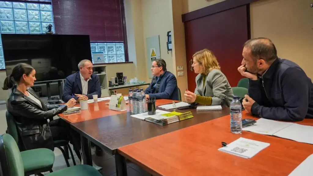 Compromiso del PSOE en la Lucha Contra el Acoso y la Protección del Sector Agrario en Extremadura