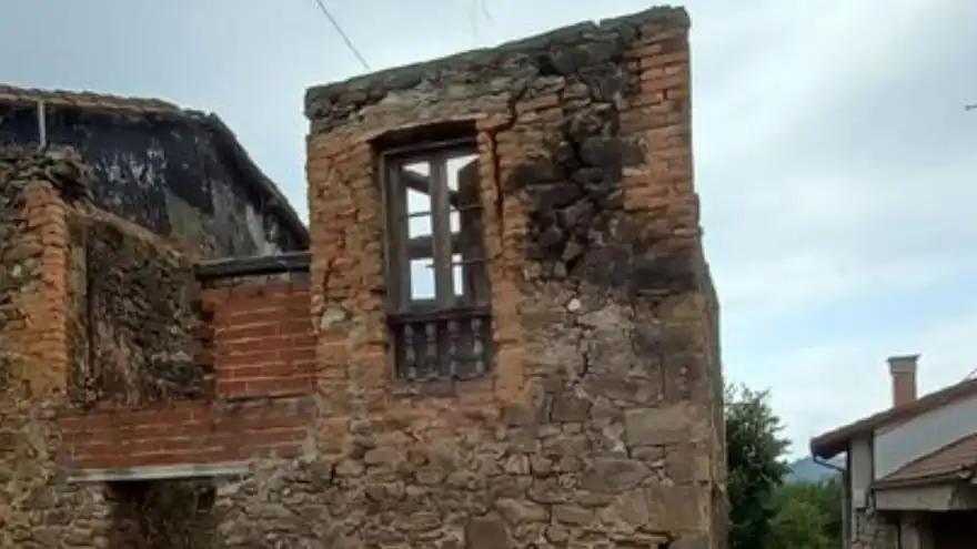 Derribo de edificios en ruina en Mieres: ¿qué dice la ley y cuánto cuesta?
