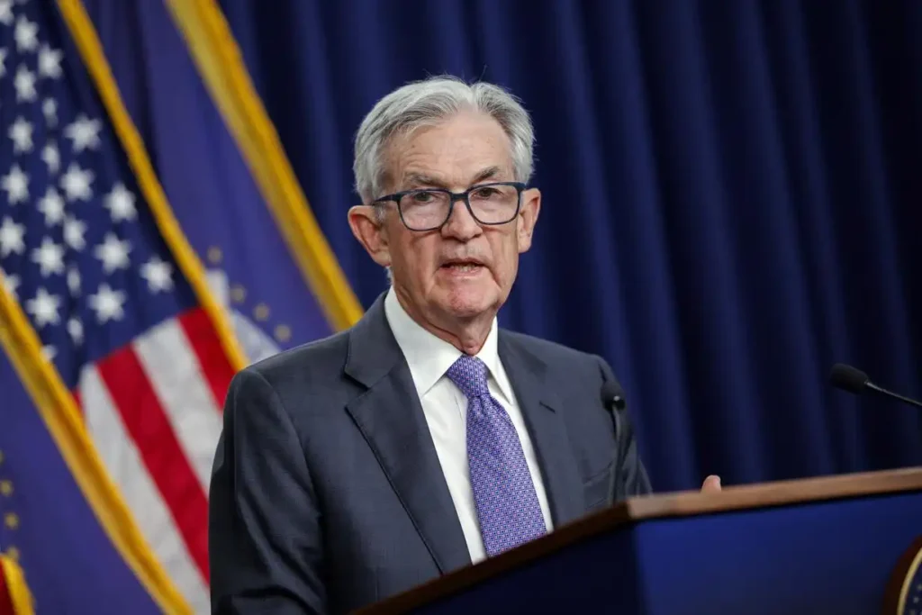 Desafíos y Controversias en la Reserva Federal de EE.UU.: La Investigación a Jerome Powell