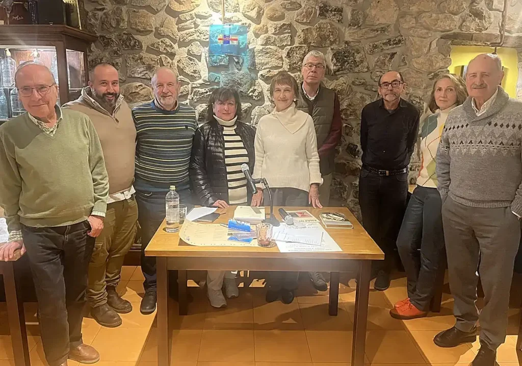El Legado Literario de Xuan Bello: Un Viaje a Través de la Poesía y la Prosa