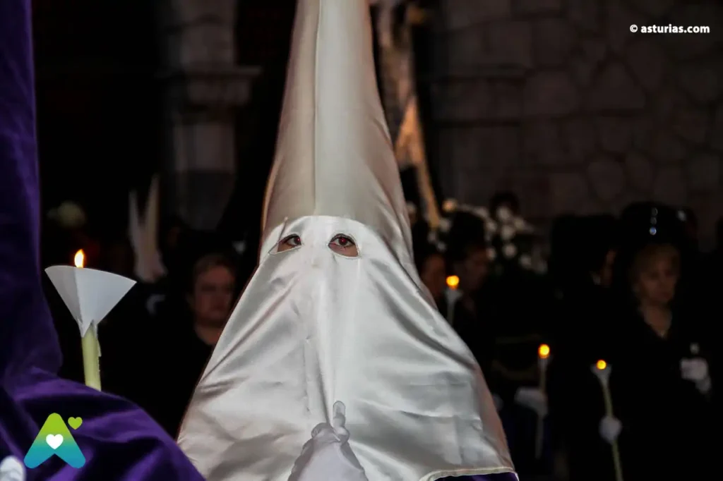 Ferias y mercados en Semana Santa Asturias 2026: tradición, artesanía y economía local