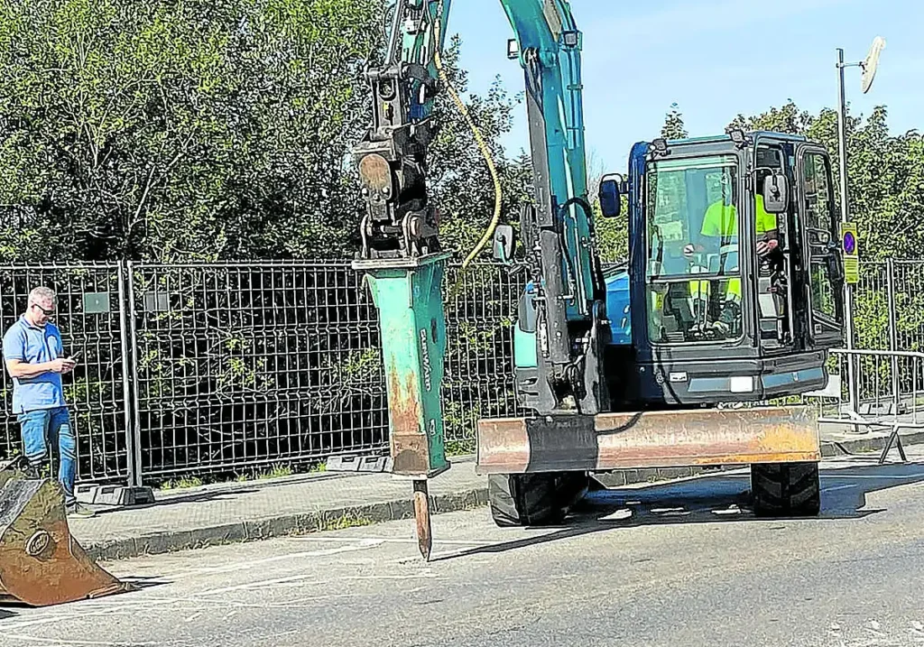 Mejora de la entrada noreste de Pola de Siero: obras en Capitán General Gutiérrez Mellado