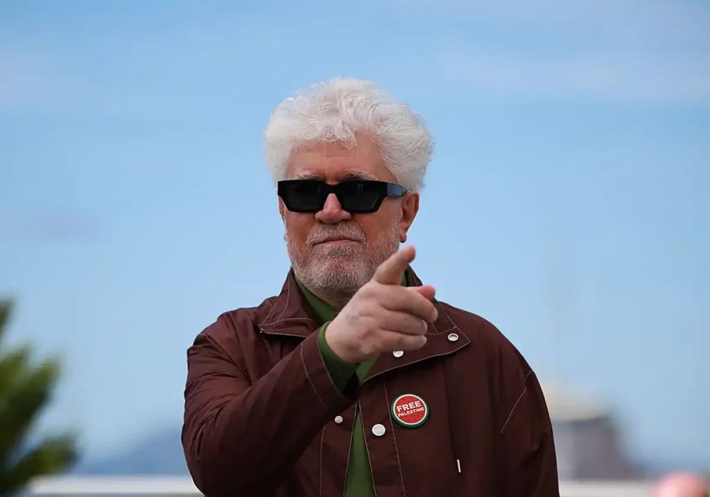 Pedro Almodóvar primera novela 2026: ‘El hombre que solo escribía en los aviones’